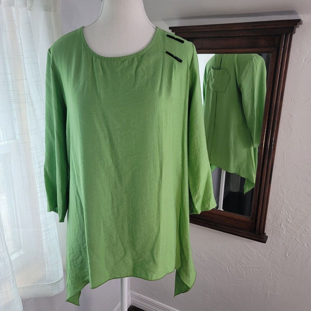 IC by Connie K Tunic Shirt Wms S/M Green Asymmetrical Hem 3/4 Sleeve Top Blouse